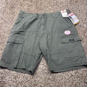 Wrangler Five Star Premium Mens 40 Olive Green Relaxed Fit Cargo Shorts